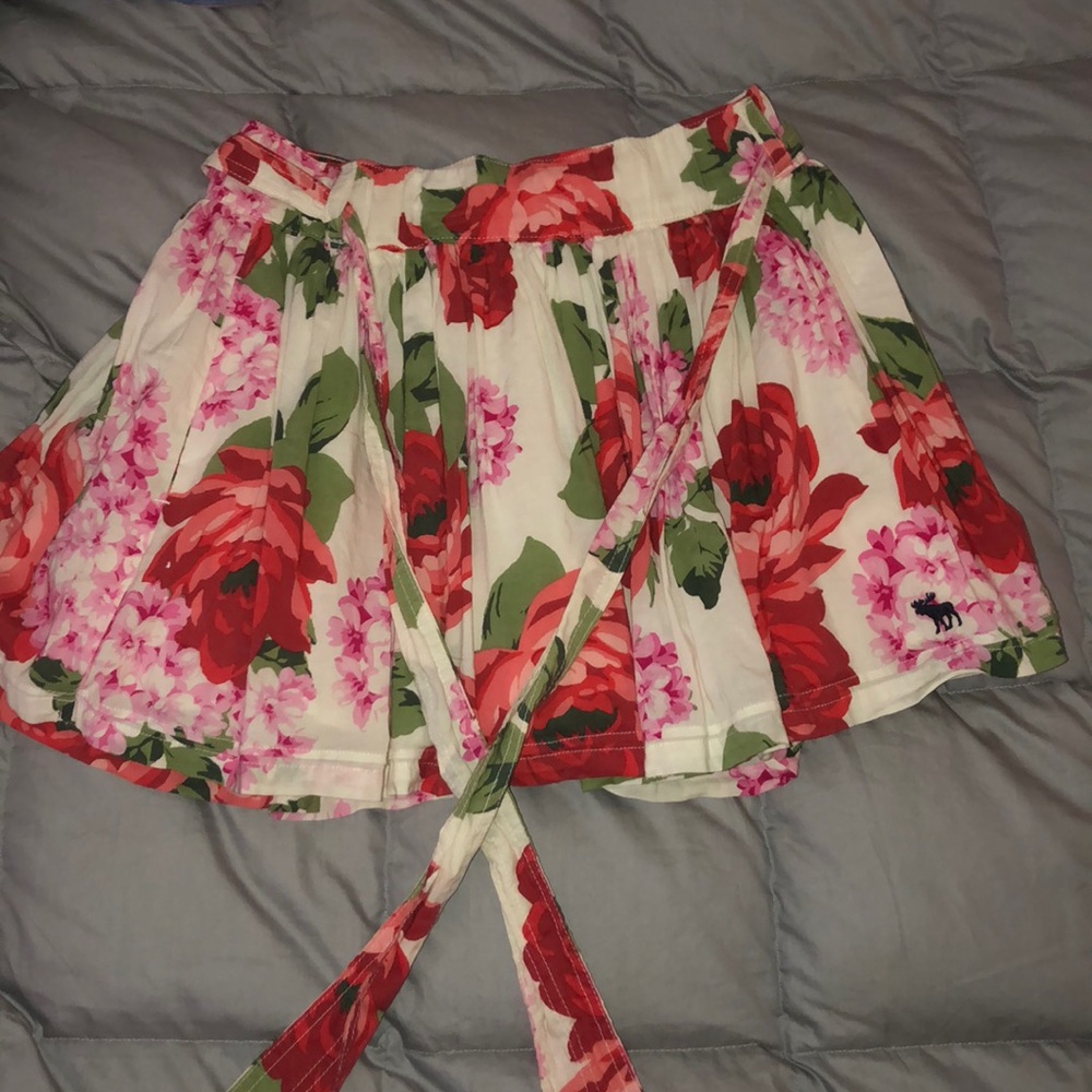 Flower Abercrombie and Fitch skirt size large
